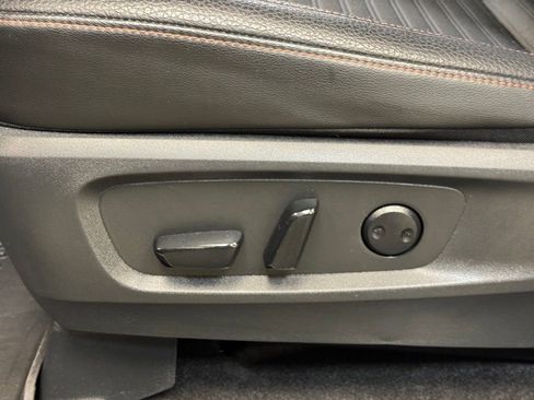 Used 2025 Nissan Pathfinder Rock Creek AWD/4WD image 10