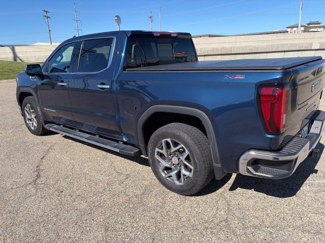 Used 2023 GMC Sierra 1500 SLT w/ SLT Premium Package AWD/4WD image 4