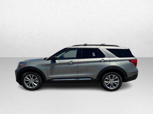 Used 2020 Ford Explorer XLT w/ Equipment Group 202A AWD/4WD image 8