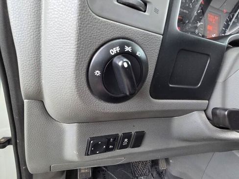 Used 2019 Nissan NV 2500 SV RWD image 12