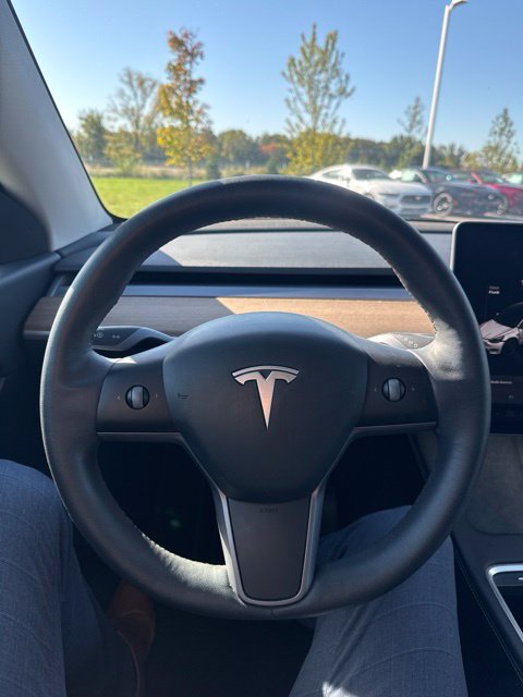 Used 2021 Tesla Model Y Long Range AWD/4WD image 22