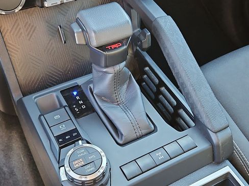 Used 2024 Toyota Tacoma TRD Off-Road image 26