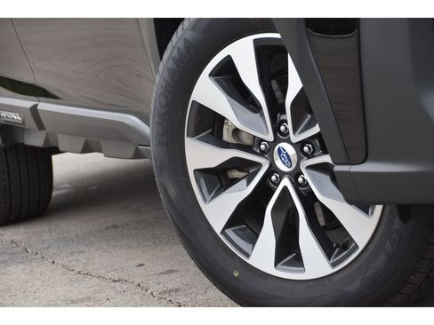 Used 2025 Subaru Outback Limited image 11