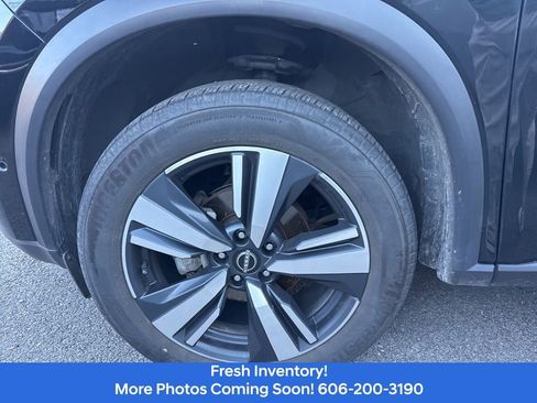 Used 2023 Nissan Rogue SL w/ SL Premium Package image 12