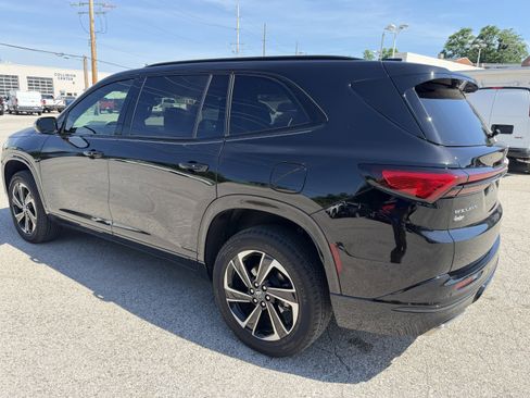 Used 2025 Buick Enclave Sport Touring w/ LPO, Floor Liner Package FWD image 5