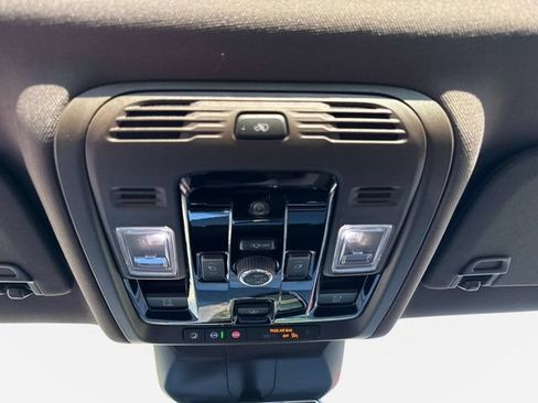New 2026 Cadillac Escalade Luxury w/ LPO, Radiant Package AWD/4WD image 25