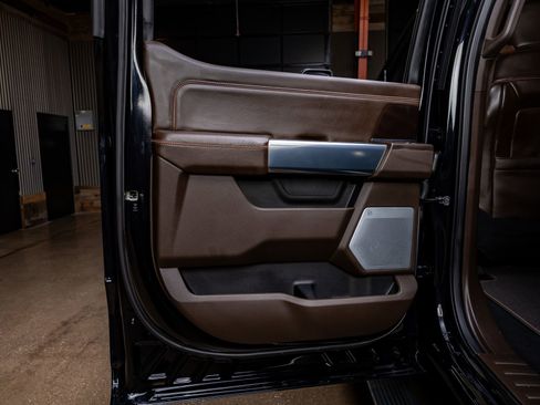 Used 2025 Ford F350 King Ranch w/ Chrome Package image 38