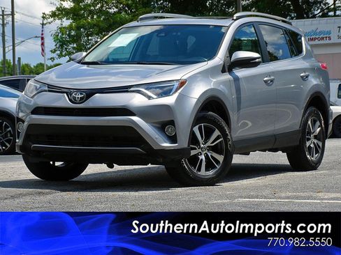 Used 2017 Toyota RAV4 XLE AWD/4WD image 1