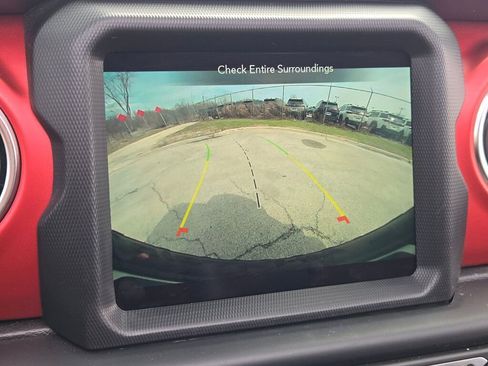 Used 2022 Jeep Wrangler Unlimited Rubicon w/ Steel Bumper Group image 25