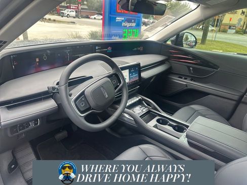 New 2026 Lincoln Nautilus Premier image 8