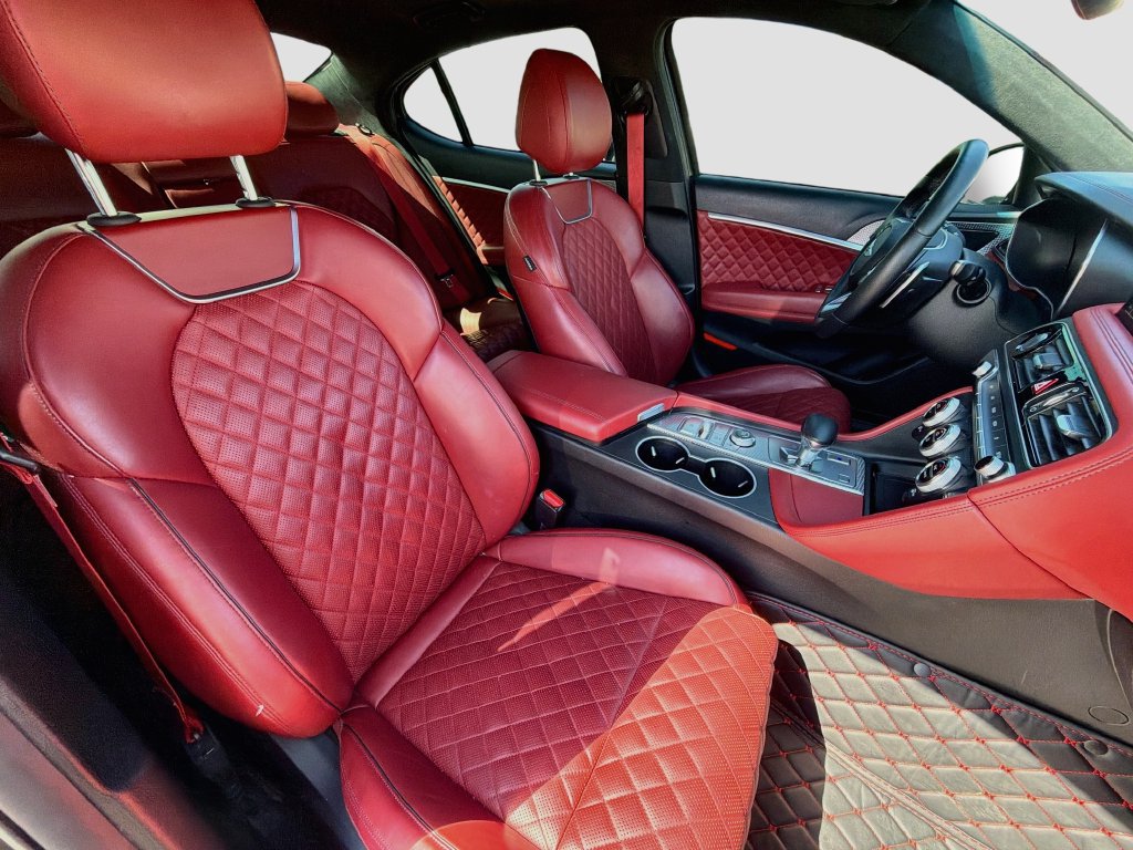 Used 2023 Genesis G70 3.3T w/ Sport Prestige Package RWD image 30