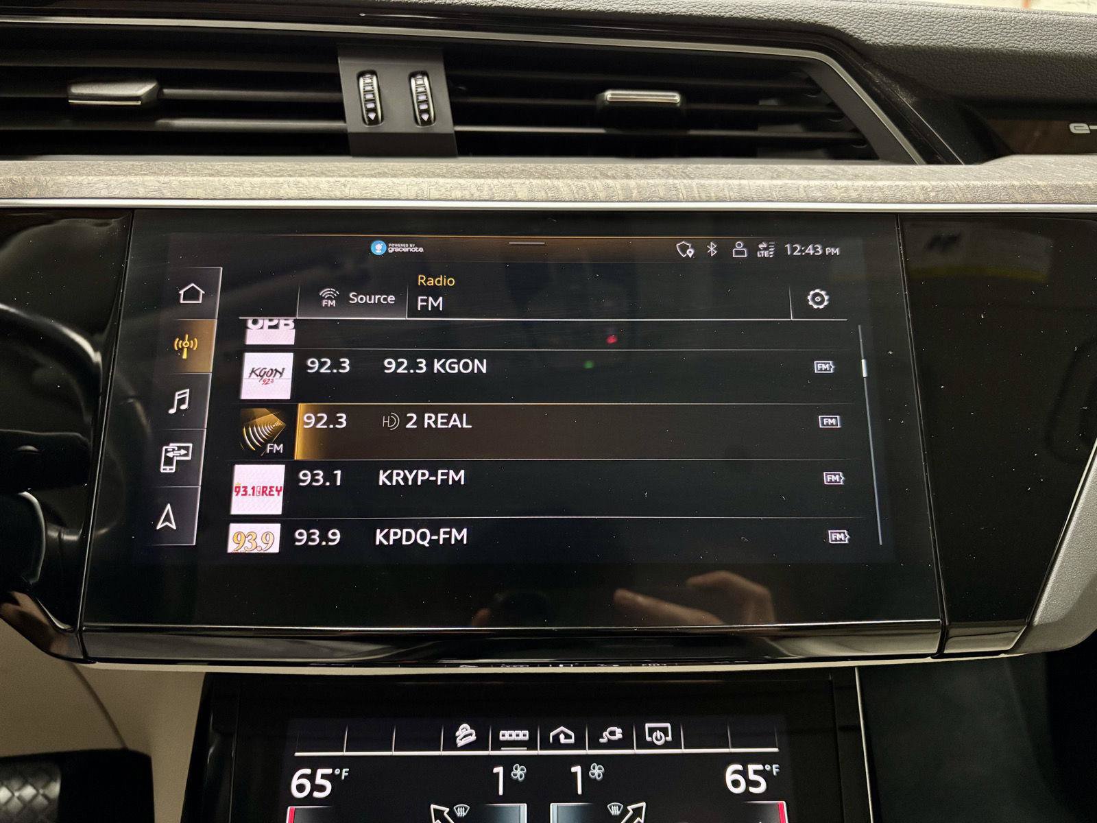 Used 2024 Audi Q8 e-tron Premium AWD/4WD image 39