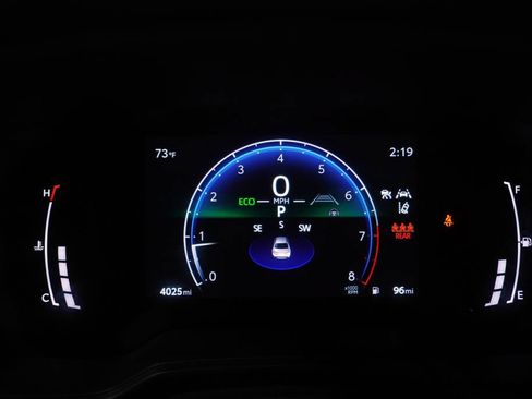 Used 2025 Toyota Corolla SE w/ SE Premium Package FWD image 26