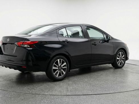 Used 2025 Nissan Versa SV image 9