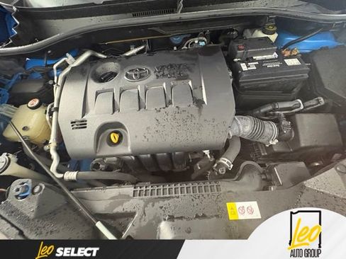 Used 2019 Toyota C-HR XLE FWD image 25