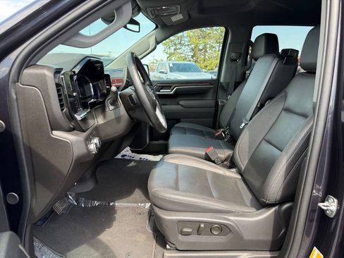 Used 2025 GMC Sierra 1500 SLT AWD/4WD image 13