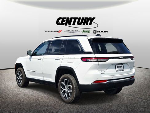 Used 2024 Jeep Grand Cherokee Limited image 6