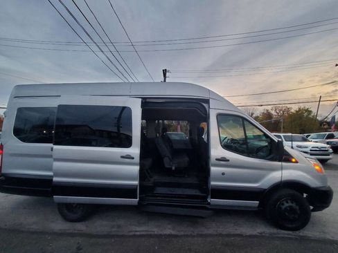 Used 2019 Ford Transit 350 XLT image 24