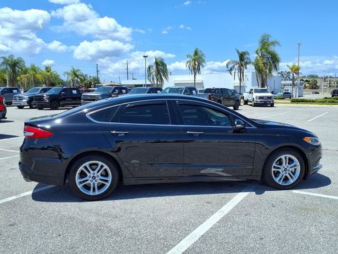 Used 2018 Ford Fusion SE w/ Fusion SE Technology Package FWD image 8