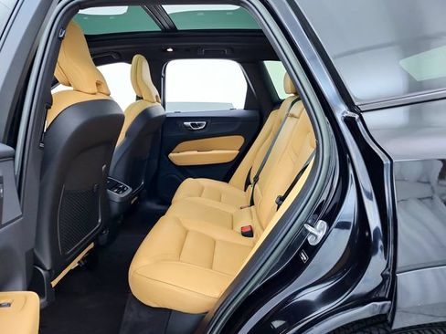 Certified 2023 Volvo XC60 B5 Ultimate w/ Climate Package AWD/4WD image 26
