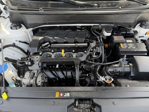 Used 2021 Hyundai Venue SE FWD image 18