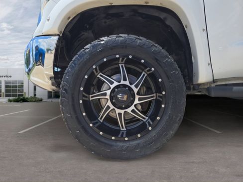 Used 2016 Toyota Tundra SR5 w/ SR5 Upgrade Package RWD image 10