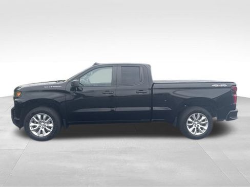 Used 2020 Chevrolet Silverado 1500 Custom w/ Custom Value Package AWD/4WD image 5