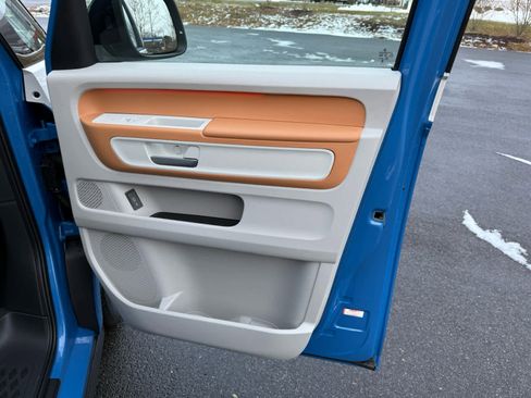 New 2025 Volkswagen ID. Buzz 1st Edition image 9