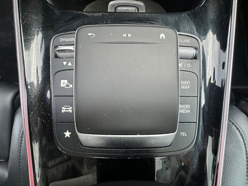 Used 2021 Mercedes-Benz GLB 250 4MATIC image 32