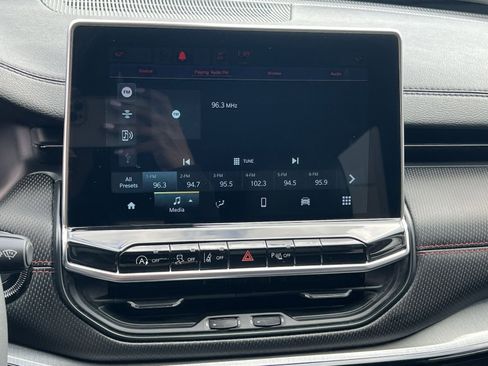 Used 2023 Jeep Compass Trailhawk image 18