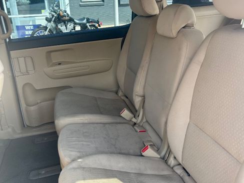 Used 2016 Kia Sedona LX w/ LX Convenience Package FWD image 7