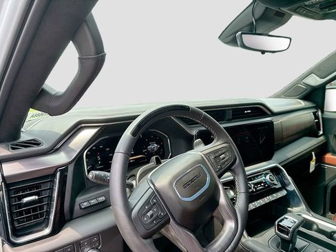 Used 2026 GMC Sierra 1500 Denali Ultimate AWD/4WD image 12