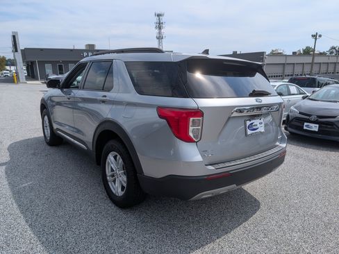 Certified 2022 Ford Explorer XLT w/ Equipment Group 202A image 5