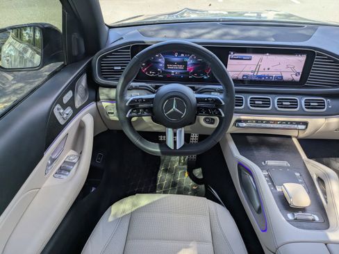 Used 2024 Mercedes-Benz GLS 450 4MATIC image 18