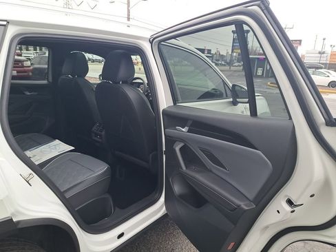 New 2026 Volkswagen Tiguan SEL R-Line AWD/4WD image 15