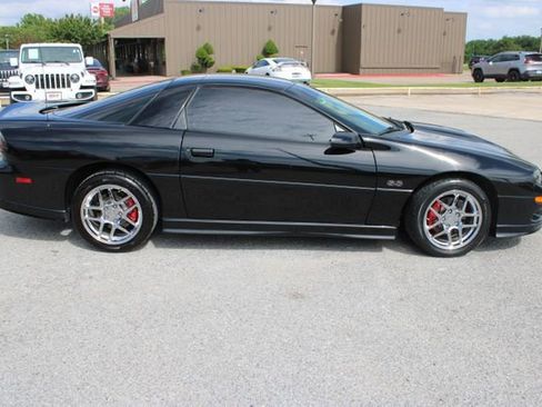Used 2002 Chevrolet Camaro Z28 w/ Preferred Equipment Group 2 RWD image 4