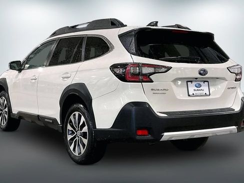Used 2023 Subaru Outback Limited AWD/4WD image 12