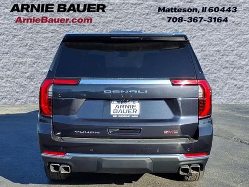 Used 2025 GMC Yukon Denali w/ Advanced Technology Package AWD/4WD image 8