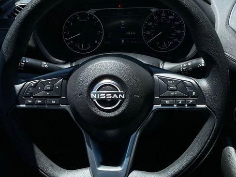 Used 2024 Nissan Sentra SV FWD image 13