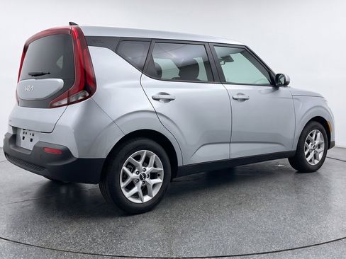 Used 2025 Kia Soul LX w/ LX Technology Package FWD image 9