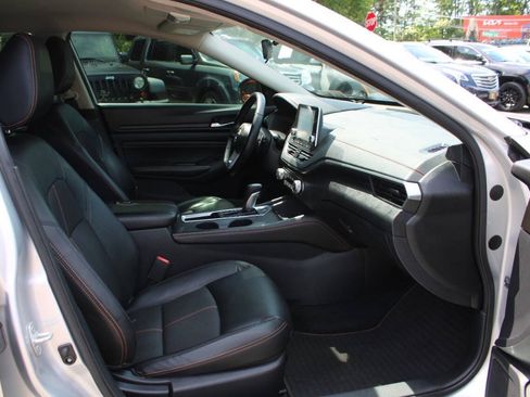 Used 2020 Nissan Altima 2.5 SR FWD image 28