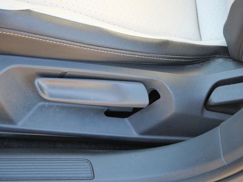 Certified 2021 Volkswagen Jetta R-Line w/ R-Line Cold Weather Package image 20