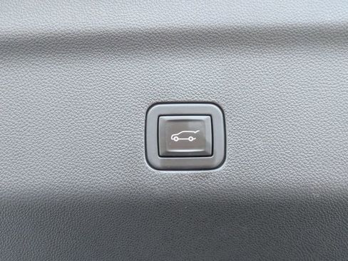 Used 2023 Cadillac Escalade Premium Luxury AWD/4WD image 37