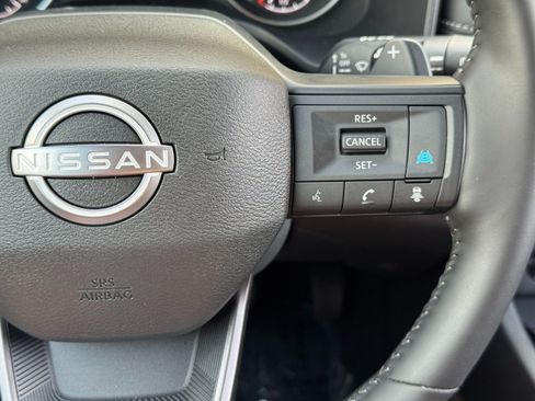 Used 2025 Nissan Rogue SV AWD/4WD image 19