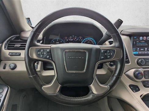 Used 2019 GMC Yukon XL Denali image 15