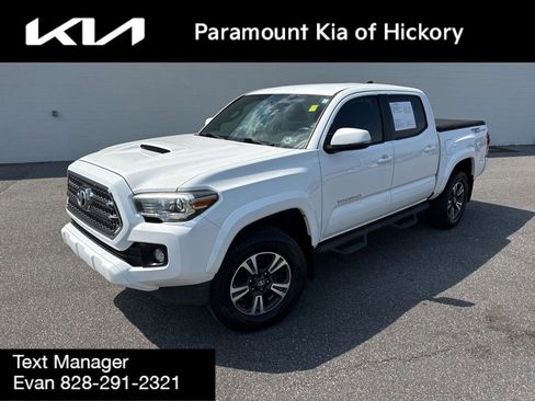 Used 2017 Toyota Tacoma TRD Sport w/ Tow Package RWD image 1