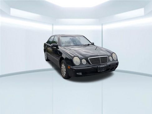 Used 2001 Mercedes-Benz E 320 4MATIC Sedan image 4