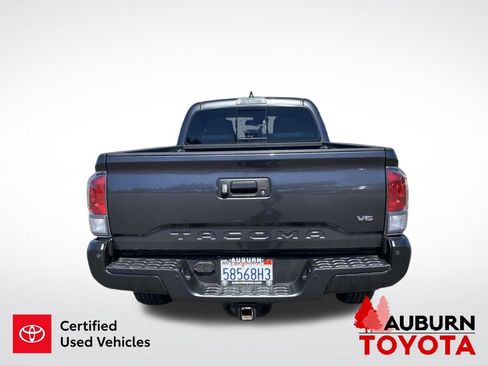 Used 2021 Toyota Tacoma TRD Off-Road w/ Technology Package AWD/4WD image 7