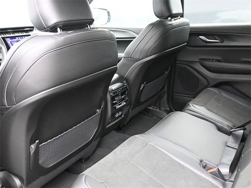 New 2025 Jeep Grand Cherokee L Altitude image 16