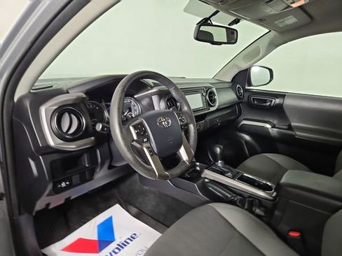Used 2017 Toyota Tacoma SR5 w/ Tow Package image 15